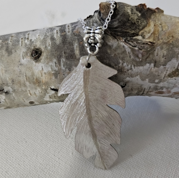 NWT Silverplate pendant feather hand carved and engraved from vintage flatwear. - Picture 5 of 5